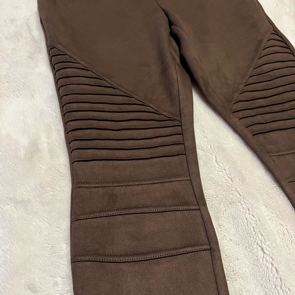 4/$20 - Cleo faux suede leggings in dark brown women’s size petite small - Picture 2 of 8